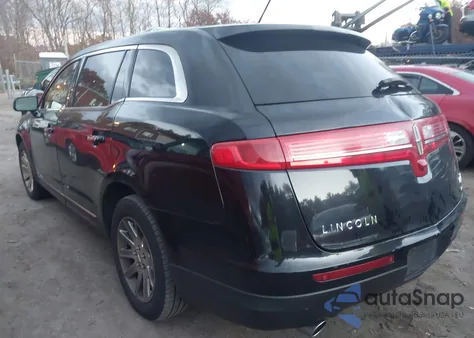 2016 Lincoln Mkt Livery z USA, uszkodzony, nr VIN 2LMHJ5NKXGBL00810